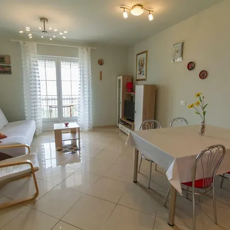Ivana Apartment *